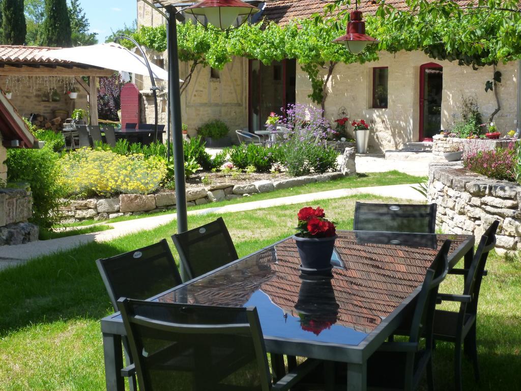 Bed and Breakfast Au Mas De Gamet Théminettes Zewnętrze zdjęcie